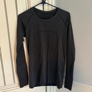 Black Lululemon Swiftly Tech Long Sleeve